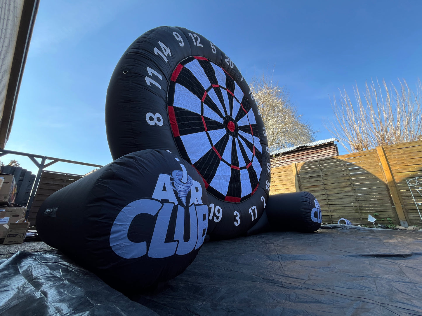 Aufblasbare Dartscheibe │ Fußballdart mieten
